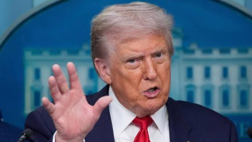 Trump Pede Bakal Caplok Kuba dalam Sekejap, Pamer Punya Kapal Abraham Lincoln